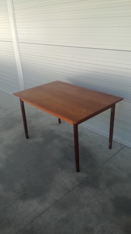 Söögilaud (121x73x80)