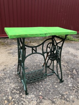 Õmblusmasinajalg (84x76x40)