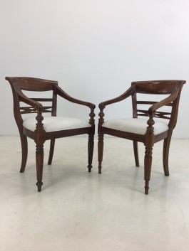 Tugitoolid (55x87x45, 2 tk)