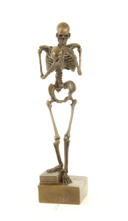 Skulptuur "Skelett pealuud hoidmas"