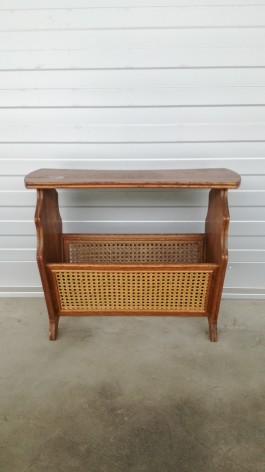 Ajalehehoidja (56x47x27)