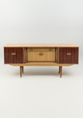 TV-taso (182x79x43)