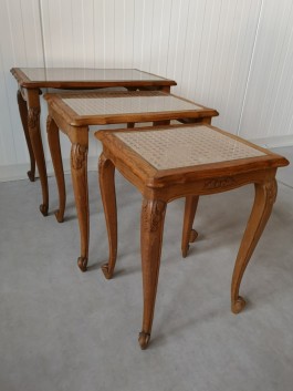 Sarjapöytä (57x50x40, 3-osaa)
