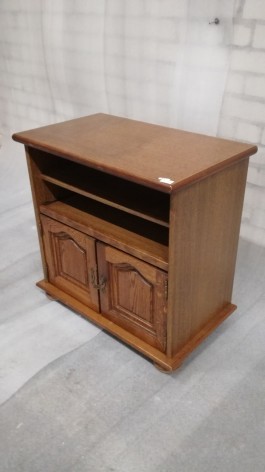 TV-taso (82x80x48)
