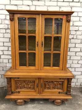 Kirjakaappi (126x170x44)